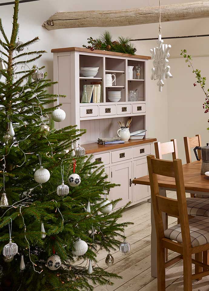 christmas tree with painted kemble range