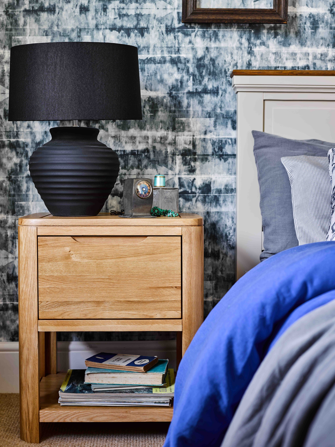 blue bedside table decoration